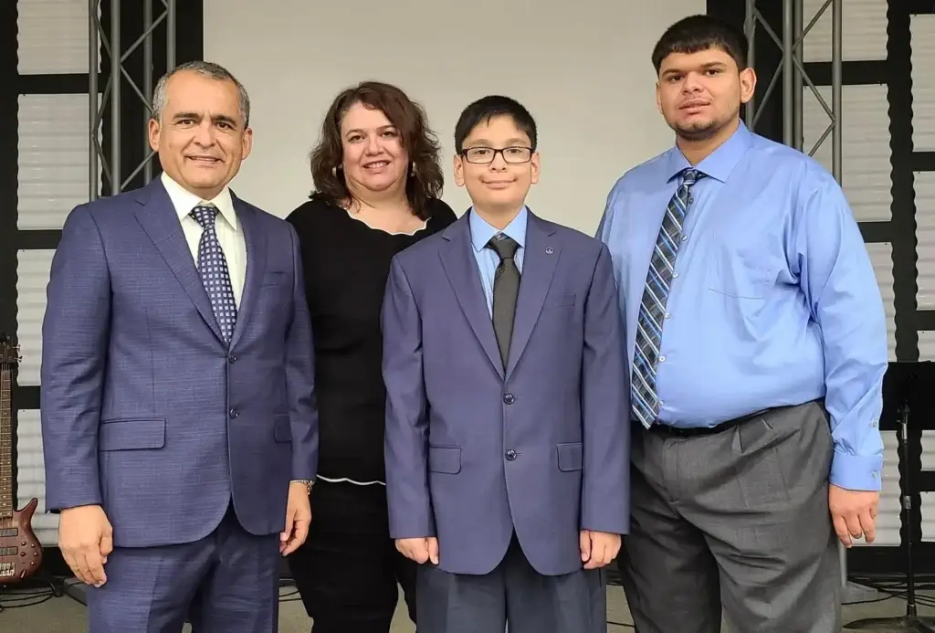 Fernando and Maria Vera with their two children